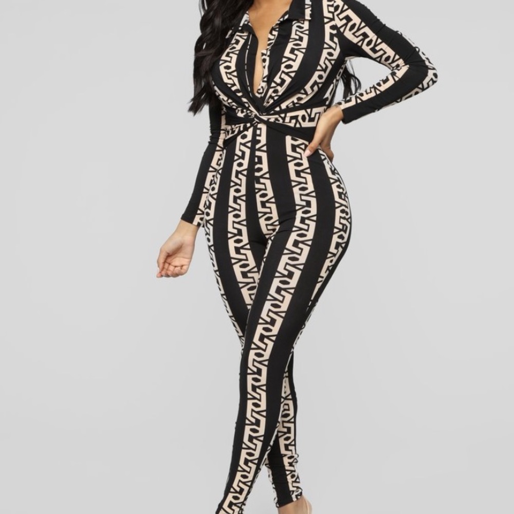 Black and taupe collared jumpsuit - Picture 1 of 2